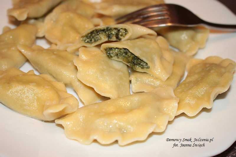 pierogi ze szpinakiem i fetą pierogi ze szpinakiem i fetą