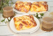 drożdżówki z serem i jabłkiem