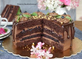 tort czekoladowo jagodowy