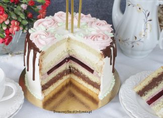 tort o smaku białej czekolady wiśni oraz czekoladowych trufli