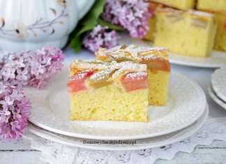 puszyste ciasto z rabarbarem