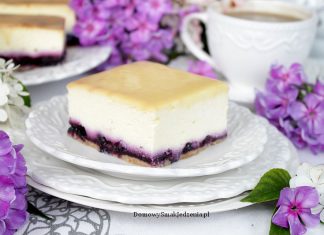 sernik z konfiturą jagodową